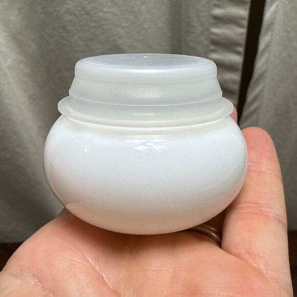 Vintage Apothecary Spice Jar Canister Container Lidded Milk Glass Belgium MCM - Picture 9 of 11